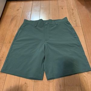 Vineyard vines athletic material shorts size 28
